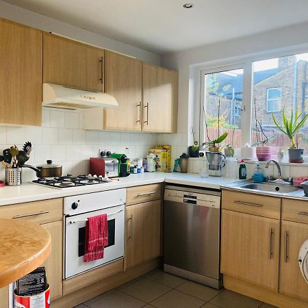 A Lovely Guest Room In West London Exteriör bild
