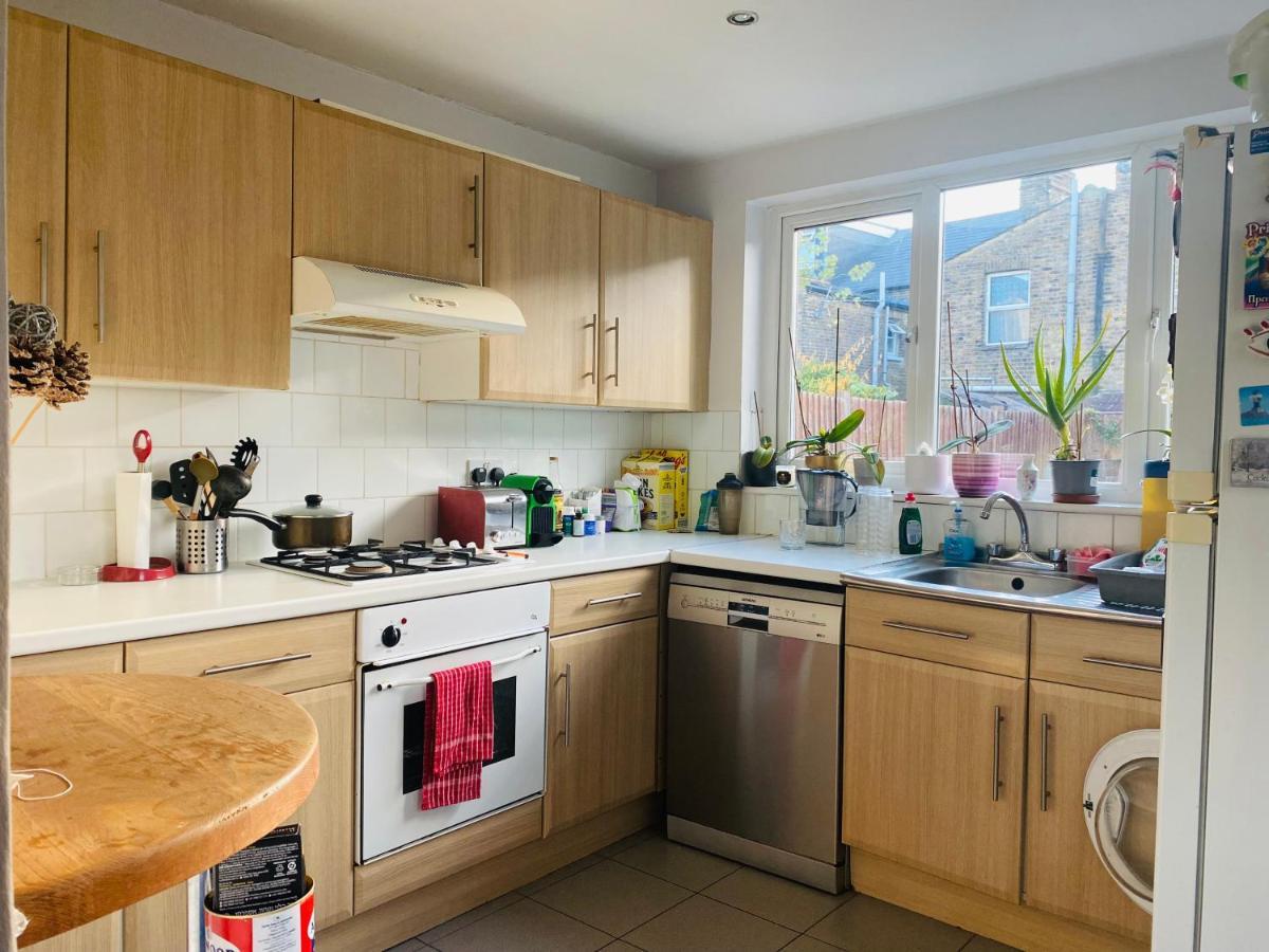 A Lovely Guest Room In West London Exteriör bild