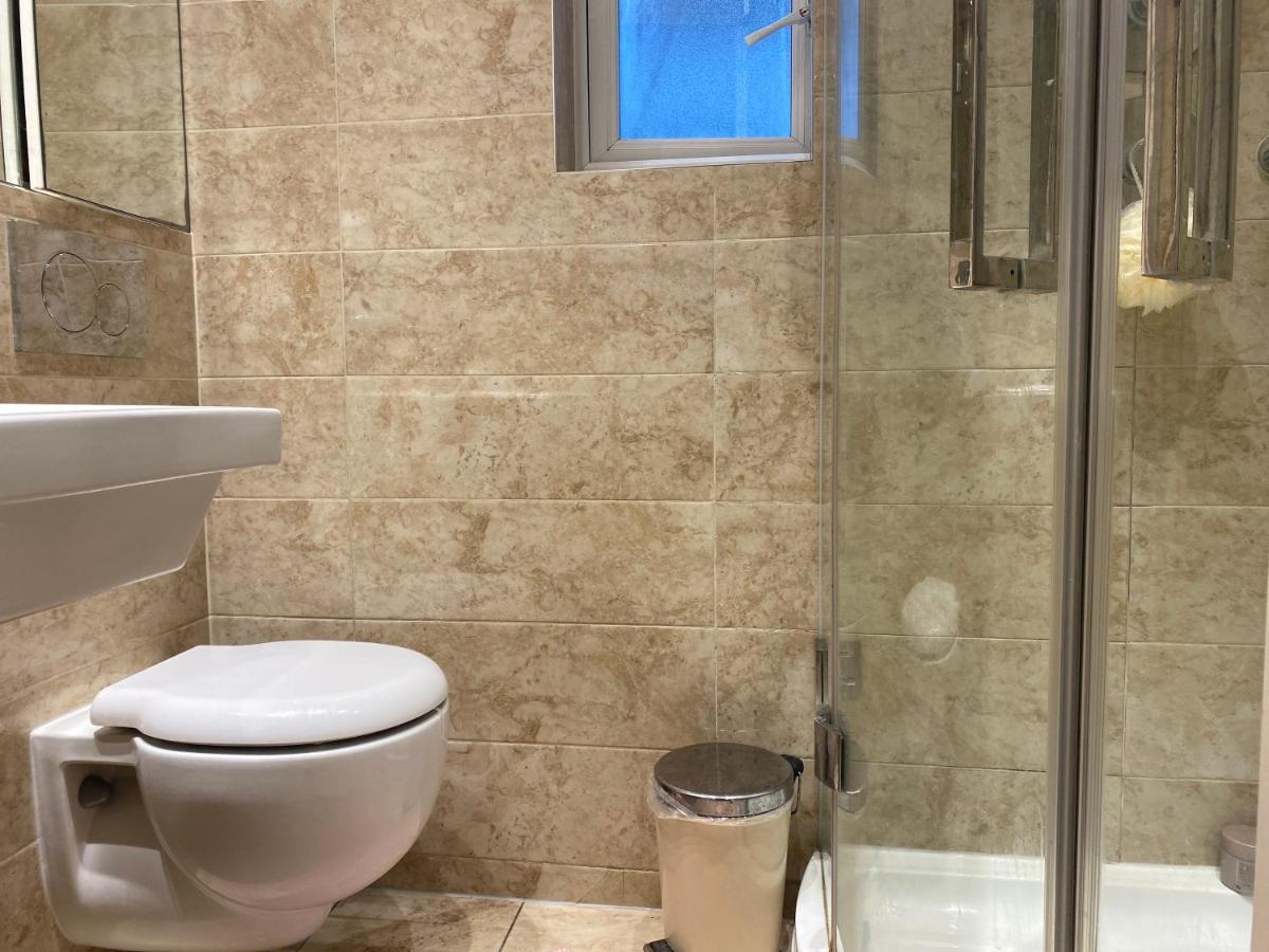 A Lovely Guest Room In West London Exteriör bild
